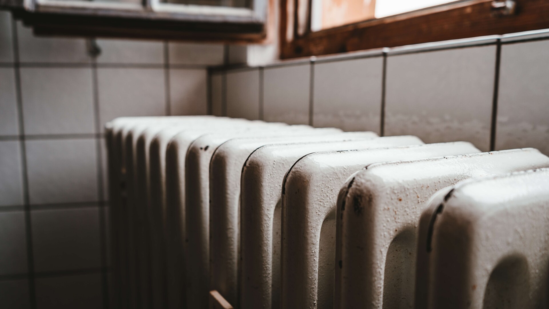 radiator onder een raam
