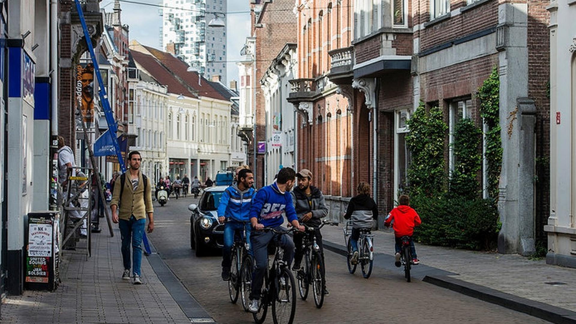 Autoluwe binnenstad Nieuwlandstraat